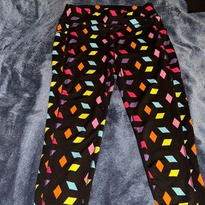 POP Fit Black Leggings with Colorful Geometric Pattern